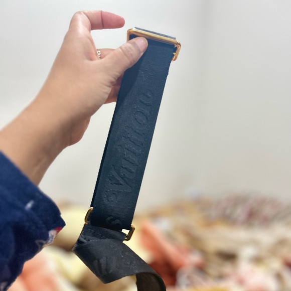 louis vuitton authentic  multiposchette new wave bag - Picture 2 of 3